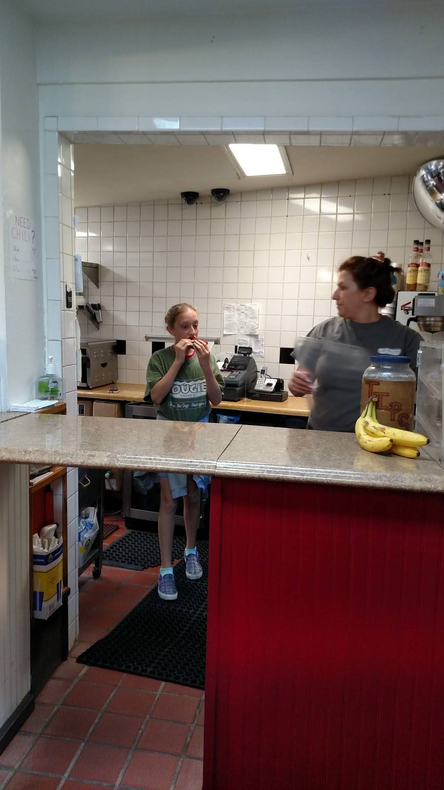 Dougies Stand By | cafe | 604 N Main St, Port Chester, NY 10573, USA | 9149390022 OR +1 914-939-0022