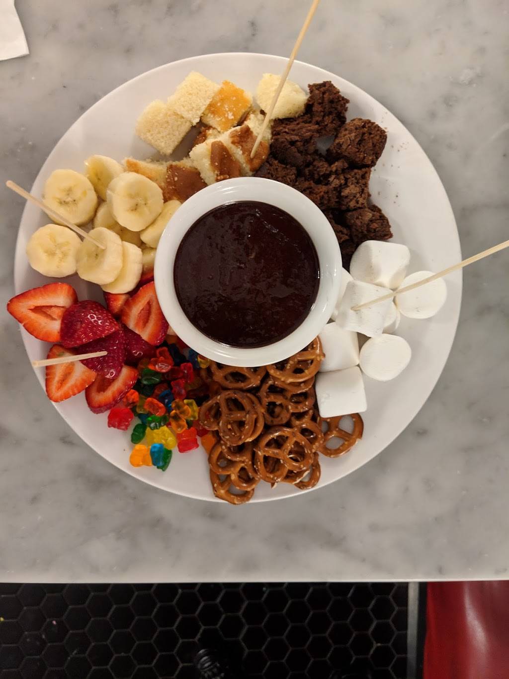 Sugar Factory | restaurant | 8371 International Dr #70, Orlando, FL 32819, USA | 4072707082 OR +1 407-270-7082