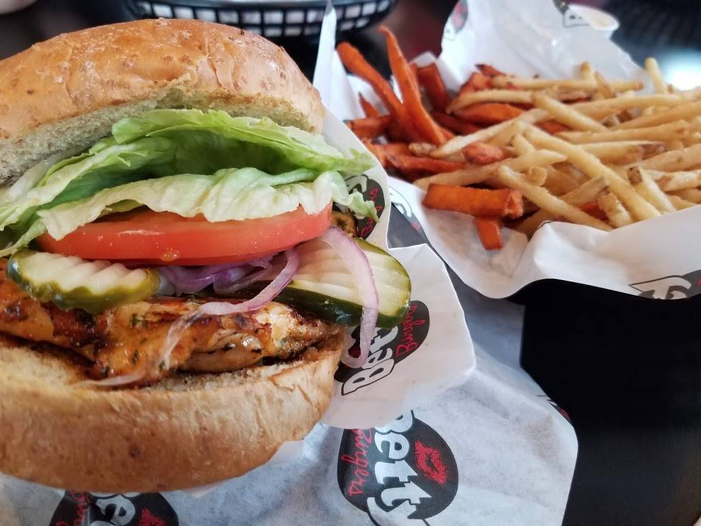 Betty Burgers | restaurant | 1000 41st Ave, Santa Cruz, CA 95062, USA | 8314755901 OR +1 831-475-5901