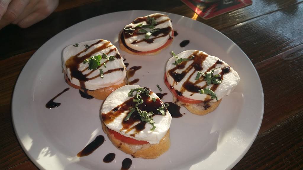 Hudsons Southside Tap | restaurant | 482 Hwy 1 W, Iowa City, IA 52246, USA | 3194991058 OR +1 319-499-1058