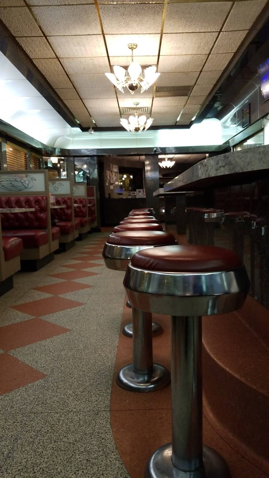 Gateway Diner | restaurant | 2215 MacDade Boulevard, Holmes, PA 19043, USA | 6105322825 OR +1 610-532-2825