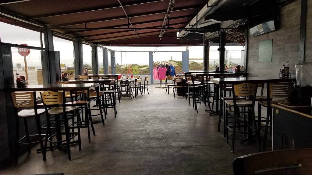 Fins Bar & Grill | restaurant | 25 W Grand Ave, Grover Beach, CA 93433, USA | 8054733467 OR +1 805-473-3467