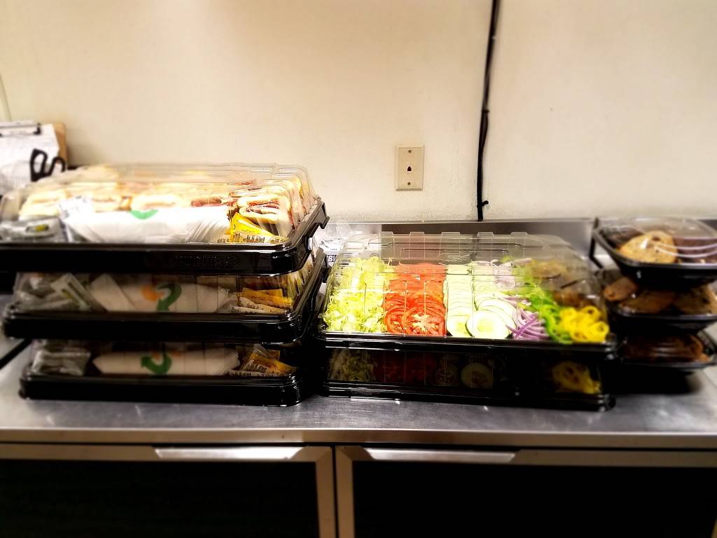 Subway | restaurant | 923 Dunbar Ave, Dunbar, WV 25064, USA | 3047681339 OR +1 304-768-1339