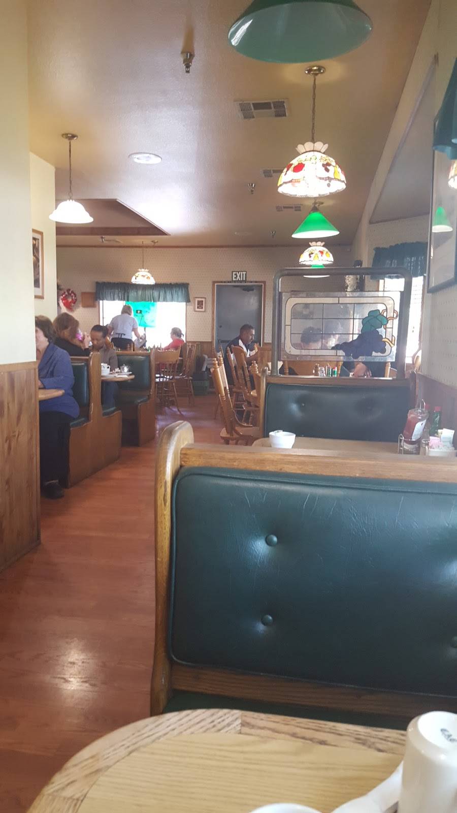 Louies Fine Foods | restaurant | 2496 W 3rd St, Santa Rosa, CA 95401, USA | 7075287911 OR +1 707-528-7911