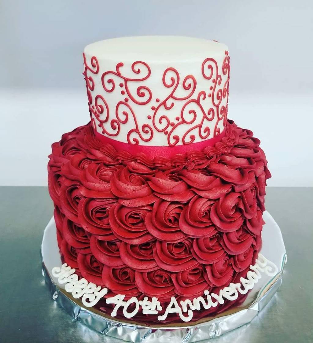 Heathers Custom Cakes | restaurant | 970 W Broadway St, Bradley, IL 60915, USA | 8153044181 OR +1 815-304-4181