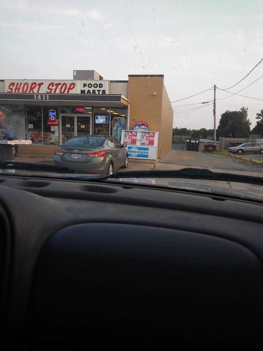 Short Stop | restaurant | 1411 Moorefield Rd, Springfield, OH 45503, USA | 9373997265 OR +1 937-399-7265