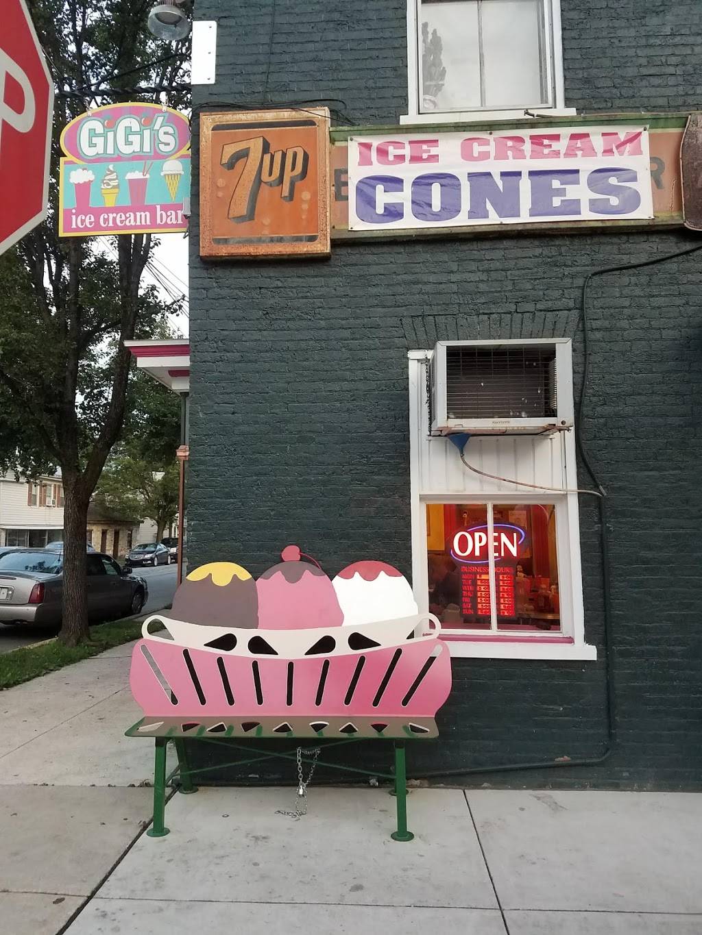 GiGis Ice Cream Bar | restaurant | 2 S 2nd St, Bainbridge, PA 17502, USA | 7173149540 OR +1 717-314-9540