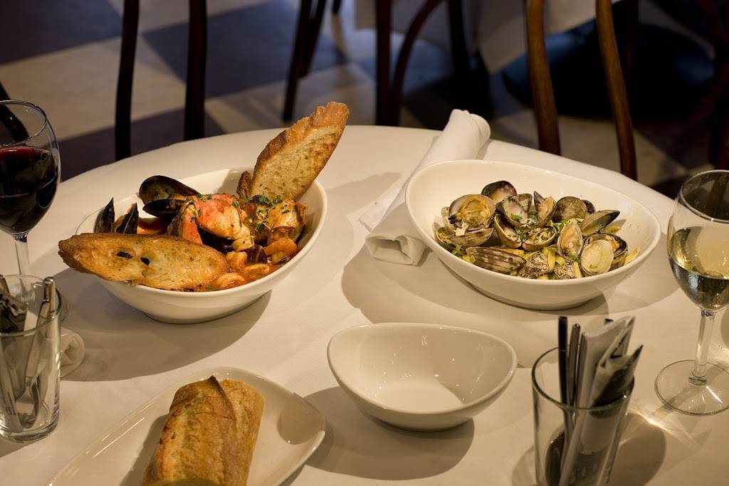 The Old Clam House | restaurant | 299 Bayshore Blvd, San Francisco, CA 94124, USA | 4158264880 OR +1 415-826-4880