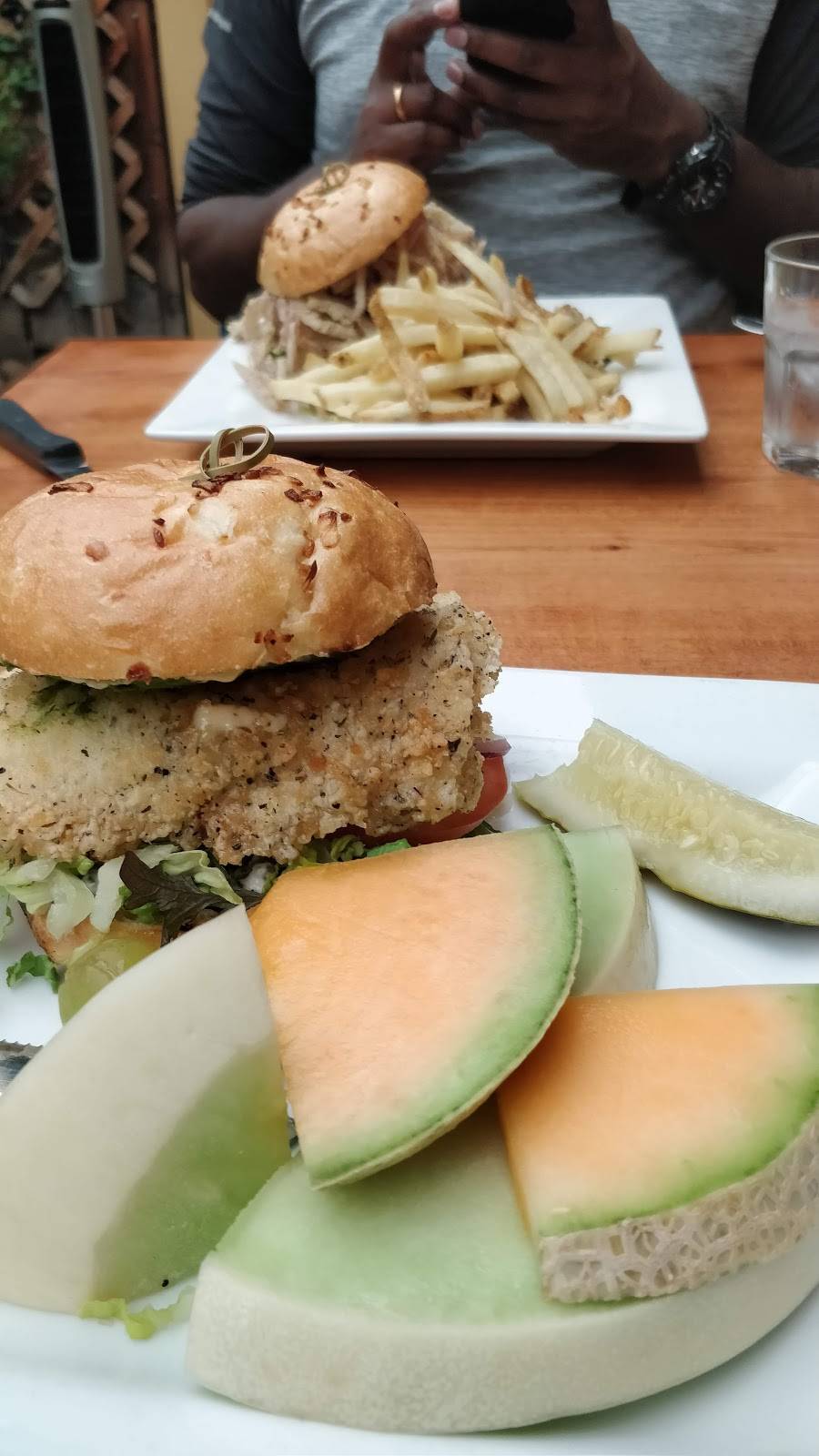 Café Cruz | restaurant | 2621 41st Ave, Soquel, CA 95073, USA | 8314763801 OR +1 831-476-3801