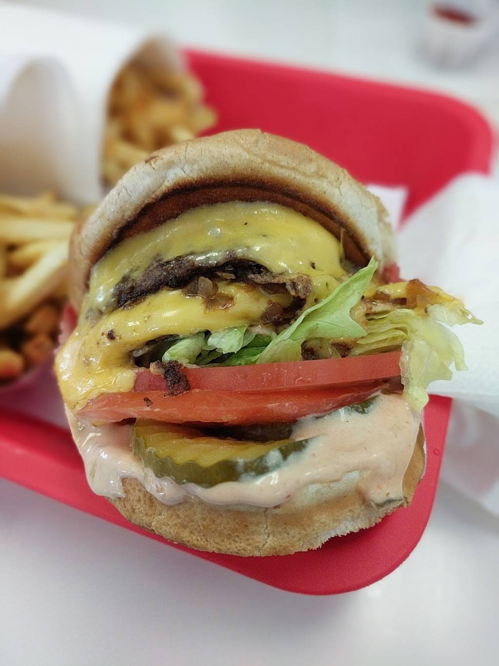 In-N-Out Burger | restaurant | 26482 Towne Centre Dr, Foothill Ranch, CA 92610, USA | 8007861000 OR +1 800-786-1000