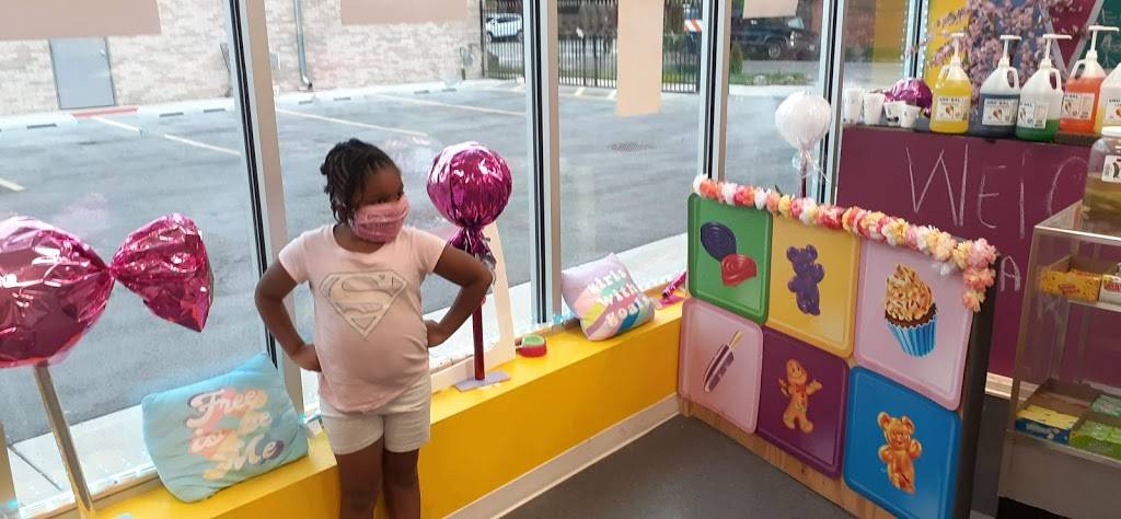 Sugar Rush Candy Shop | restaurant | 415 E 71st St, Chicago, IL 60619, USA | 7732402798 OR +1 773-240-2798