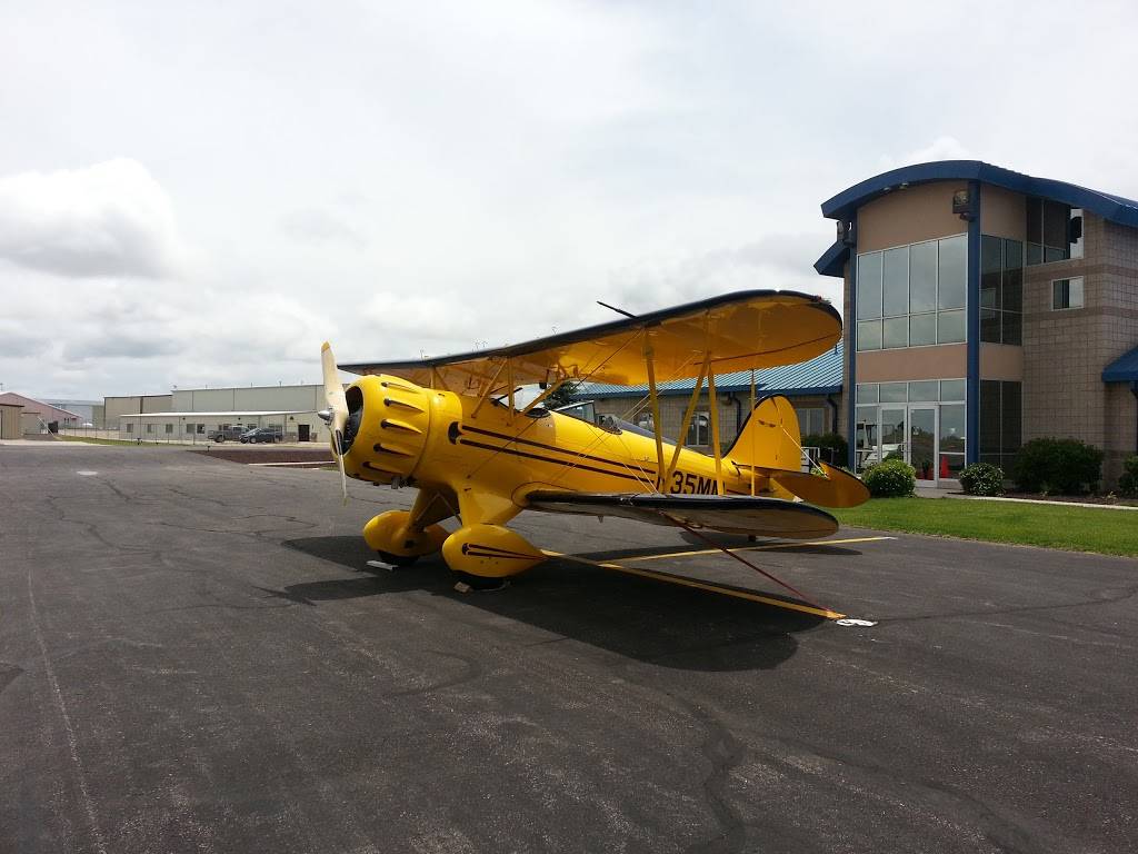 Barnstormer Restaurant | restaurant | 600 Airport Road # A, Greeley, CO 80631, USA | 9703363020 OR +1 970-336-3020