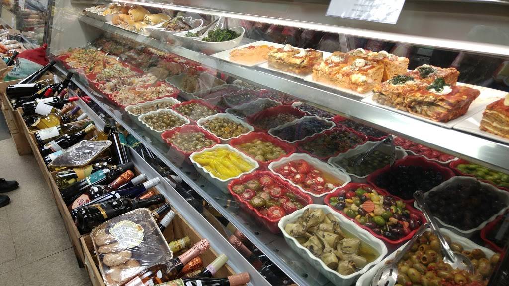 Di Pasquales Marketplace | restaurant | 3700 Gough St, Baltimore, MD 21224, USA | 4102766787 OR +1 410-276-6787