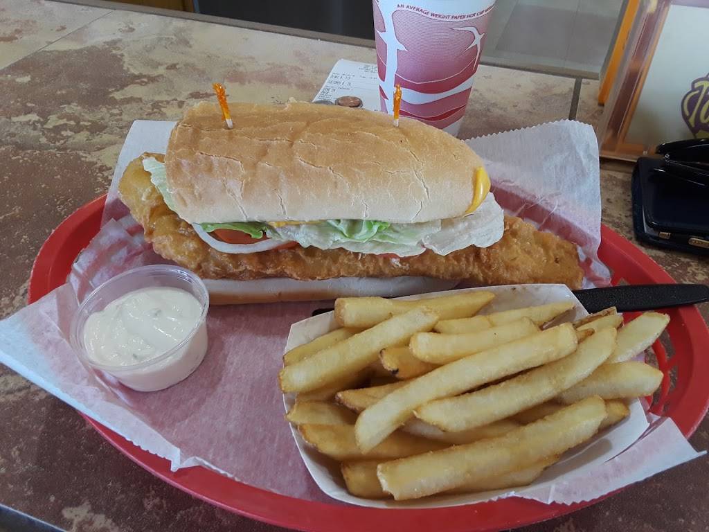 Tonys Dog House | restaurant | 528 Lake Ave, Ashtabula, OH 44004, USA | 4409640202 OR +1 440-964-0202