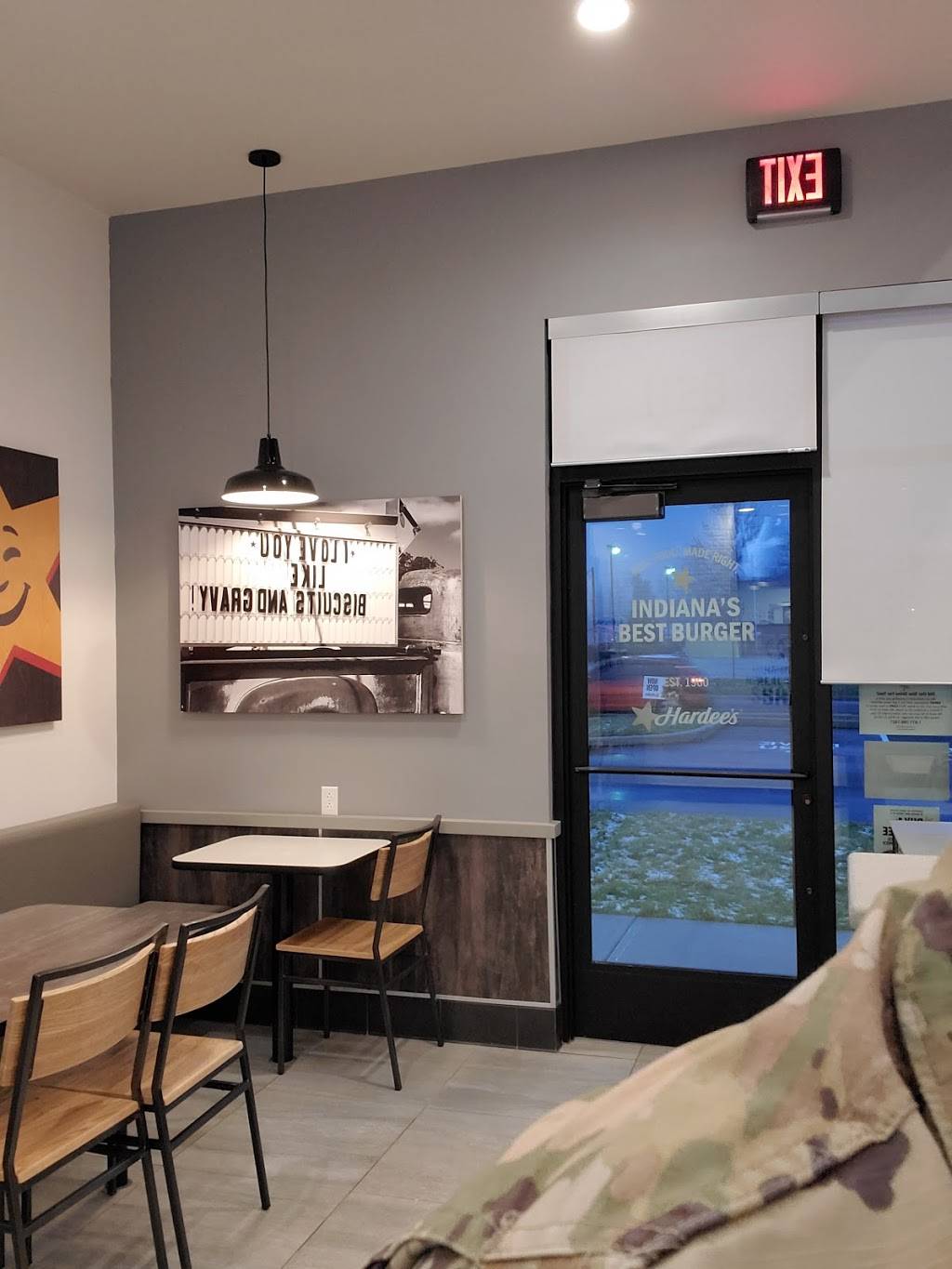 Hardees | restaurant | 1128 W McClain Ave, Scottsburg, IN 47170, USA | 8124142602 OR +1 812-414-2602