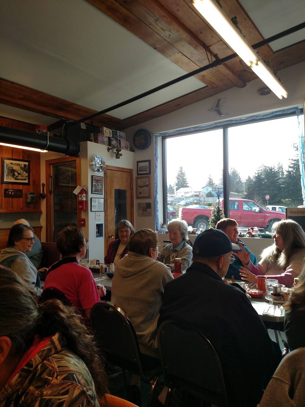 Priscillas Cruise In Cafe | restaurant | 2343 E Hwy 101, Port Angeles, WA 98362, USA | 3604572003 OR +1 360-457-2003