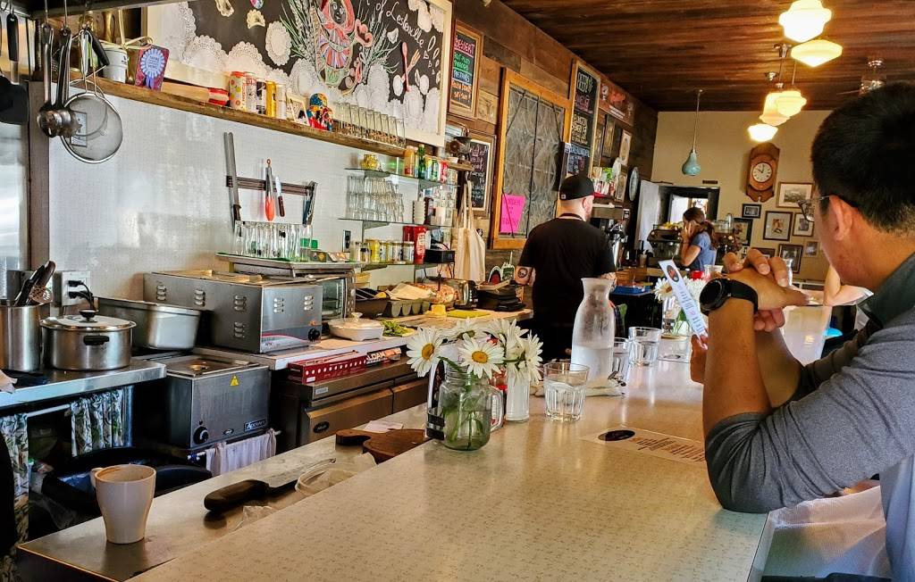 Hastings Snack Bar | restaurant | 5 Hastings Ave, Toronto, ON M4L 2L1, Canada | 6478509260 OR +1 647-850-9260