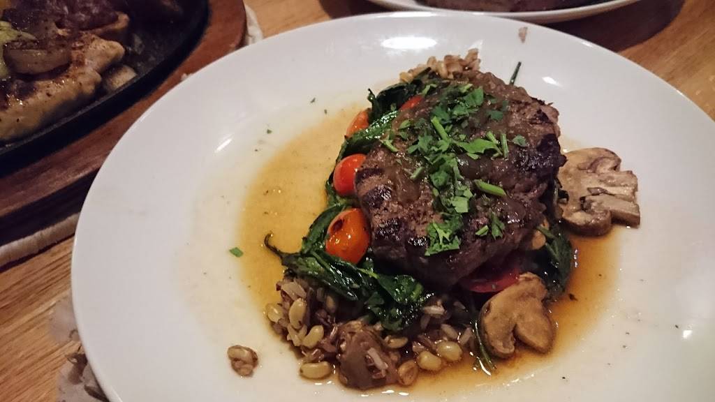 Applebees Grill + Bar | restaurant | 3145 Middle Country Rd, Lake Grove, NY 11755, USA | 6314672445 OR +1 631-467-2445