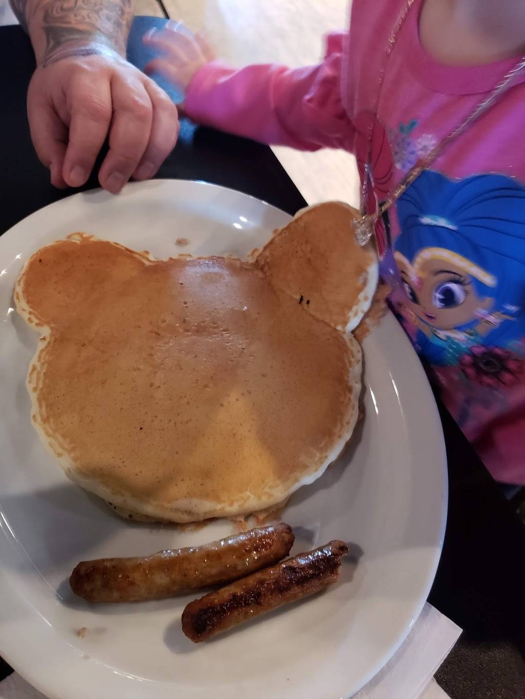 Sisters On Main | restaurant | 307 S Main St, Rockford, IL 61101, USA | 8157088670 OR +1 815-708-8670