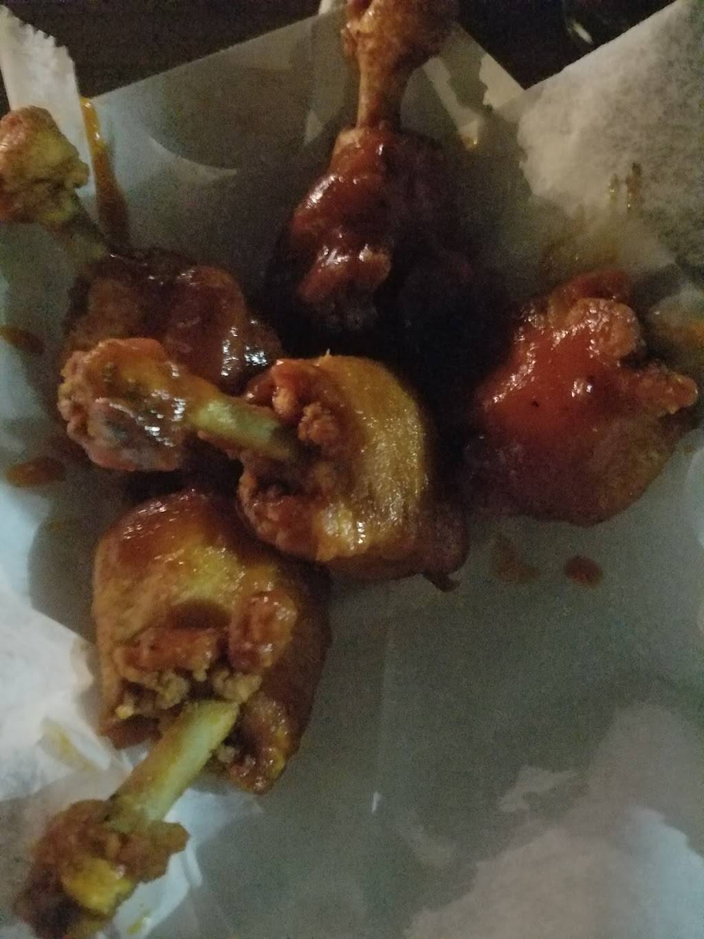 Tommy Want Wingy | restaurant | 121 Pickle Rd, Austin, TX 78704, USA | 5126628516 OR +1 512-662-8516