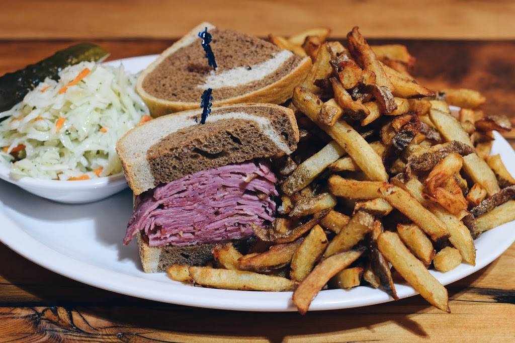 The Corned Beef House | restaurant | 8707 Dufferin St #22, Thornhill, ON L4J 0A2, Canada | 9055971994 OR +1 905-597-1994