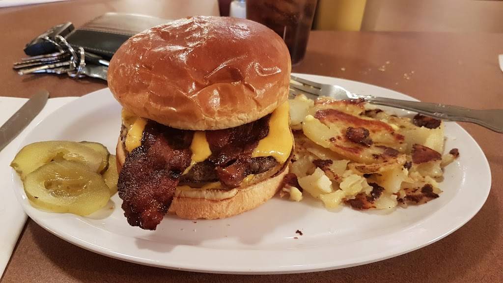 Mazos Hamburgers | restaurant | 3146 S 27th St, Milwaukee, WI 53215, USA | 4146712118 OR +1 414-671-2118