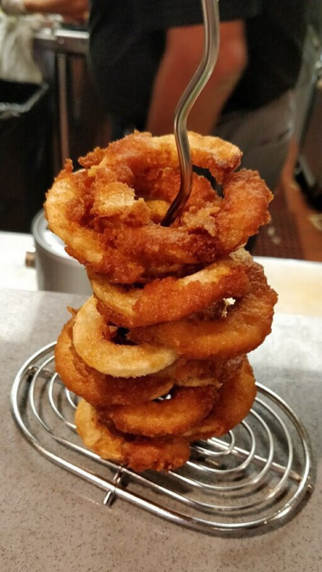 Chicago Hot Dog & Co. | restaurant | 1009 Davis St, Evanston, IL 60201, USA | 8478688569 OR +1 847-868-8569