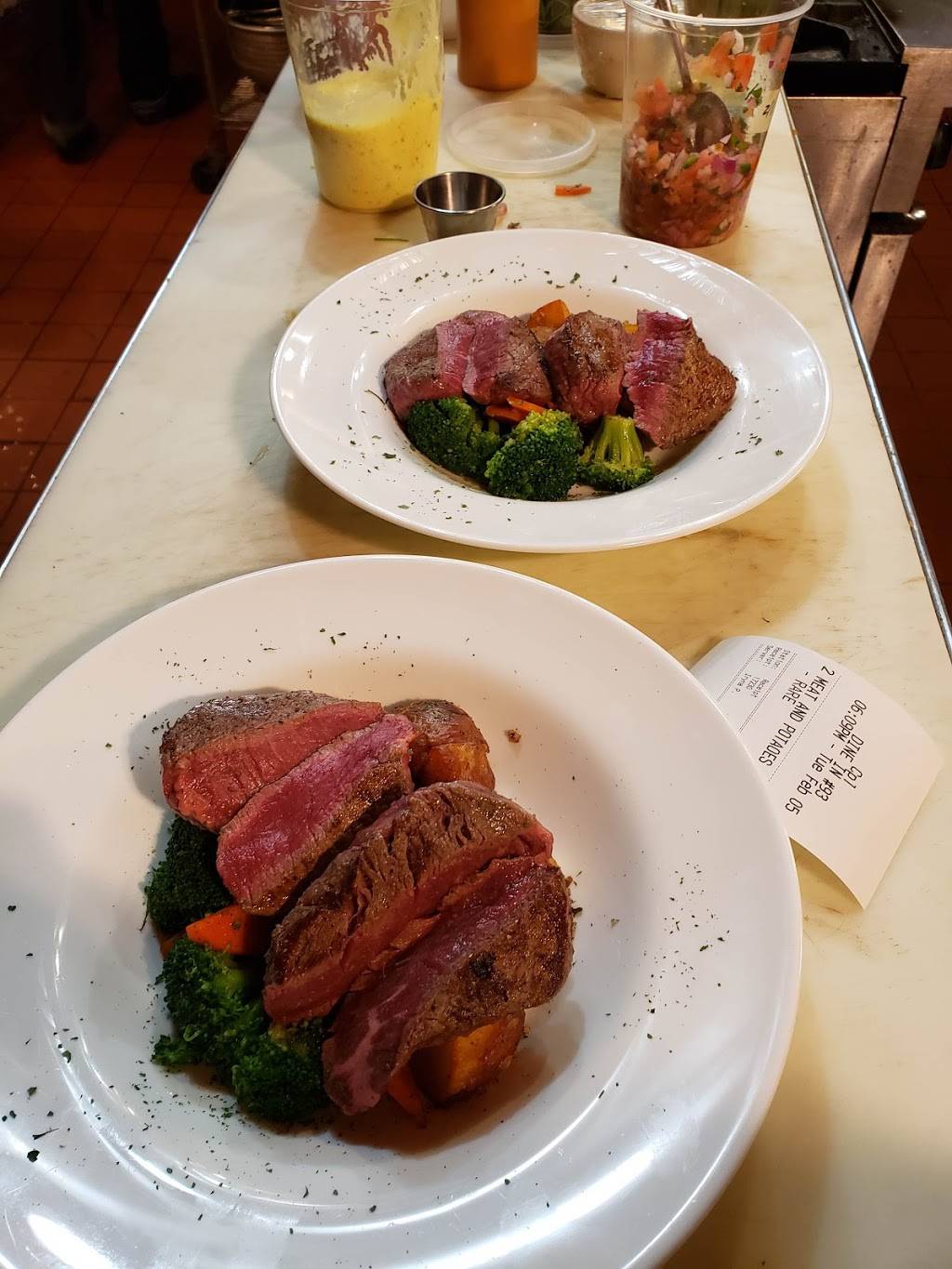 Pour Girls | restaurant | 17 E Queens Way, Hampton, VA 23669, USA | 7572245829 OR +1 757-224-5829