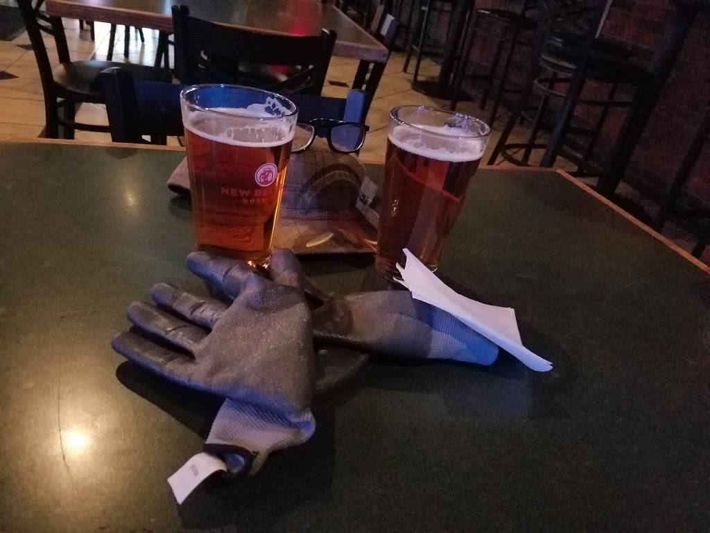 Louies Pub & Grill | restaurant | 5603 Menaul Blvd NE, Albuquerque, NM 87110, USA | 5058815333 OR +1 505-881-5333