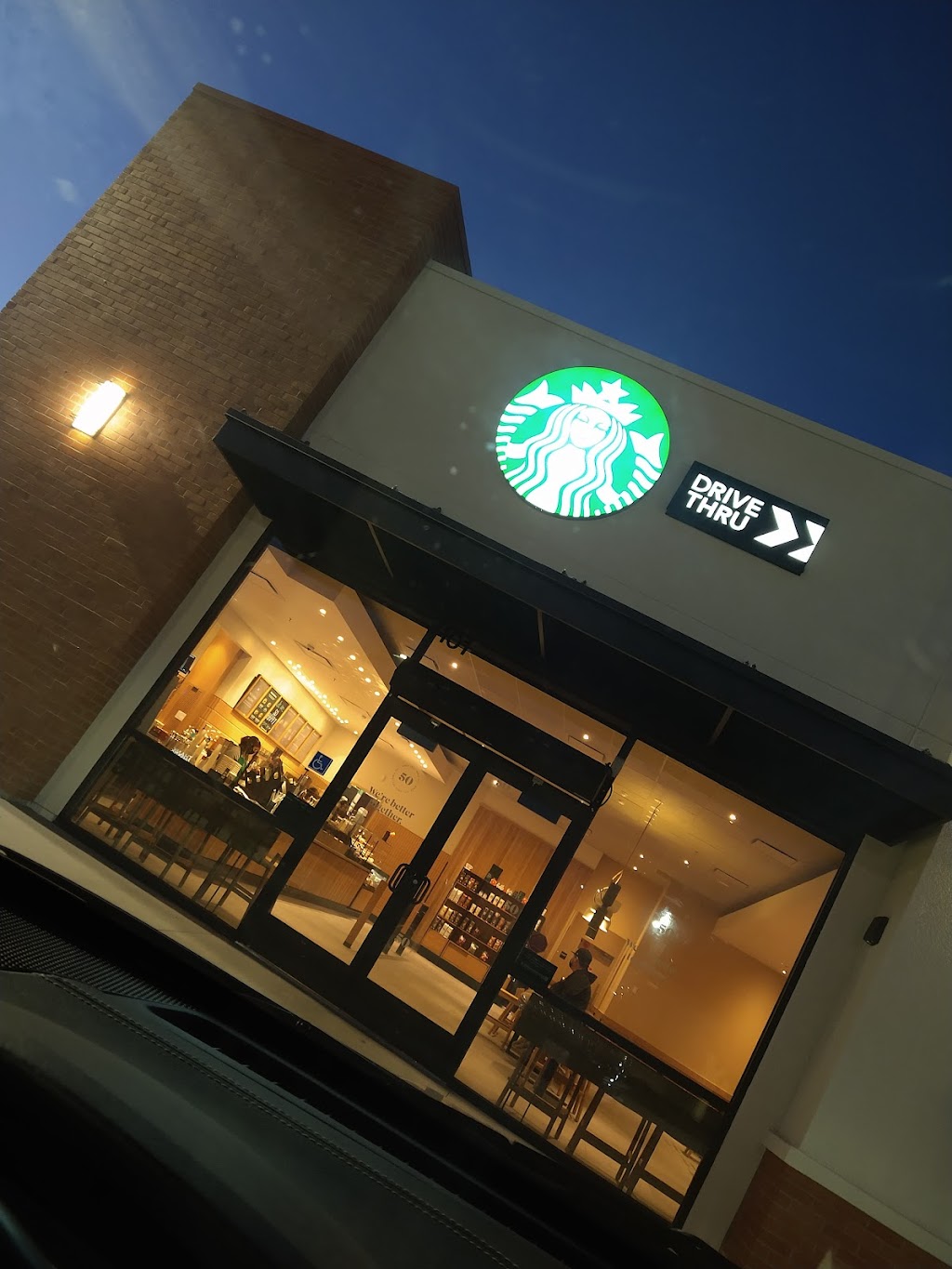 Starbucks | cafe | 1456 E North Ave #101, Fresno, CA 93725, USA | 5597460032 OR +1 559-746-0032