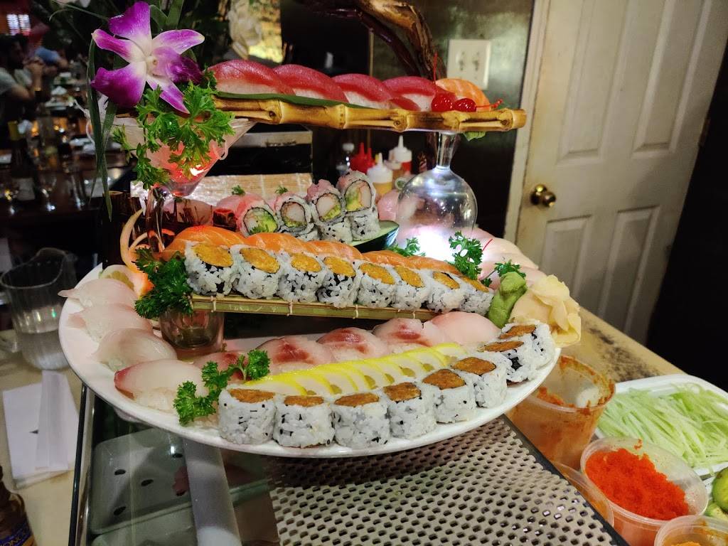 Crazy Sushi | restaurant | 1837 Chestnut St, Philadelphia, PA 19103, USA | 2159880398 OR +1 215-988-0398