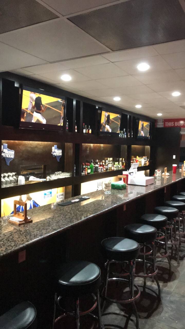 La Barra Bar & Grill | restaurant | 416 Richey St, Pasadena, TX 77506, USA | 2815012250 OR +1 281-501-2250