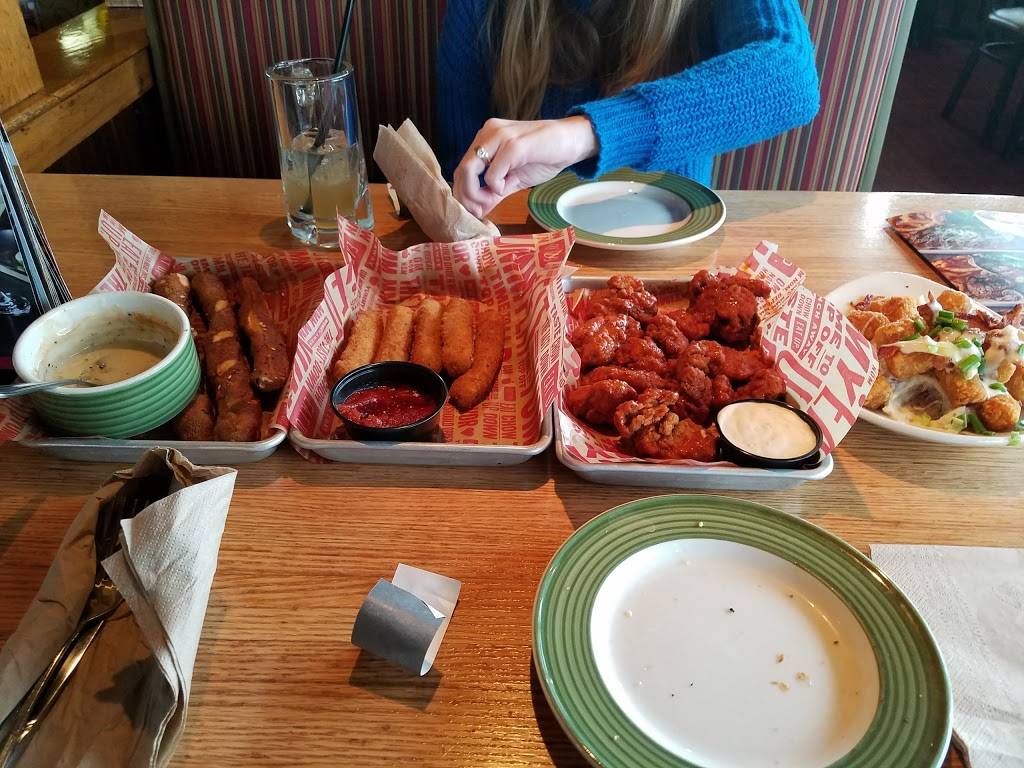 Applebees Grill + Bar | restaurant | 4942 Valley View Blvd, N/NW, Roanoke, VA 24012, USA | 5405635213 OR +1 540-563-5213