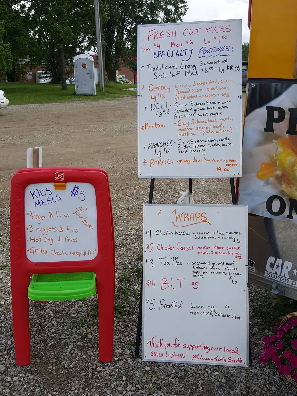 Fries on the Side | restaurant | 515 Main St N, Mount Forest, ON N0G 2L1, Canada | 5193135555 OR +1 519-313-5555