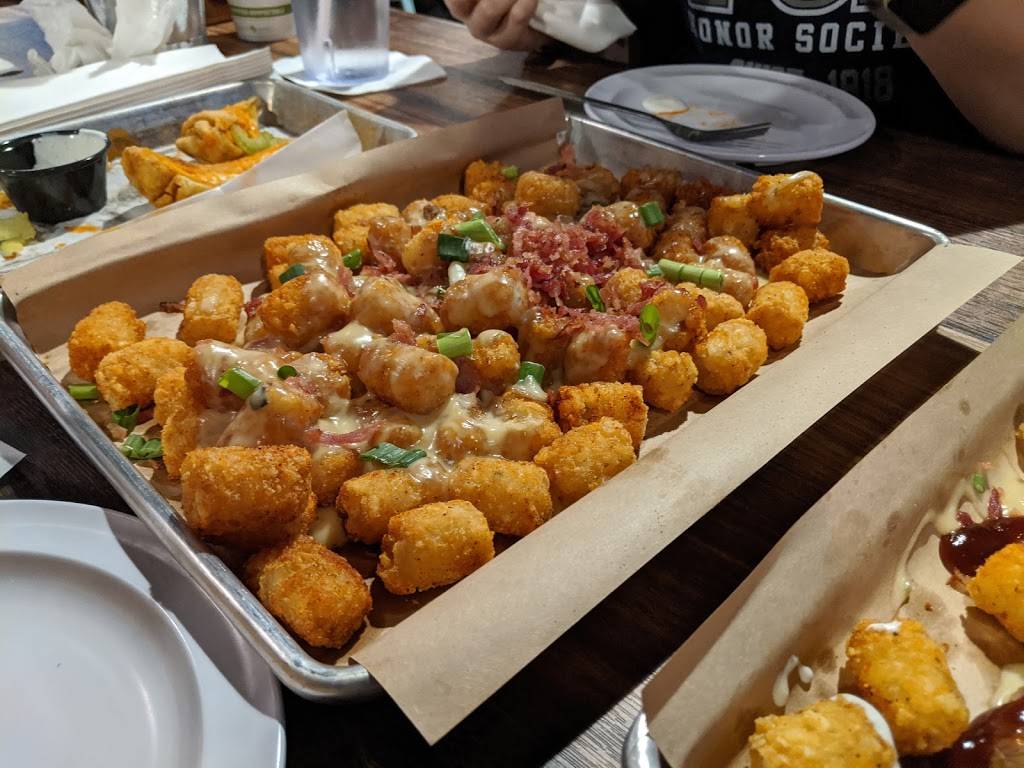 Recbar 812 | restaurant | 336 Pearl St, New Albany, IN 47150, USA | 8126705234 OR +1 812-670-5234