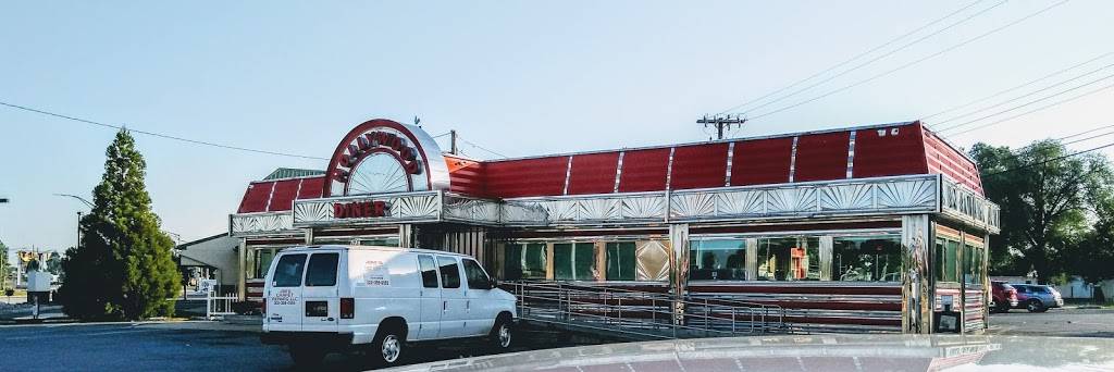 Southern Grille Hollywood Diner | restaurant | 123 N Dupont Hwy, Dover, DE 19901, USA | 3026789090 OR +1 302-678-9090