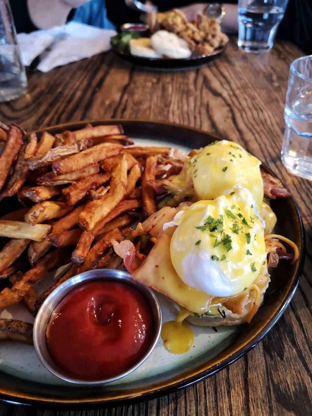 Alchemy Food & Drink | restaurant | 890 College St, Toronto, ON M6H 1A3, Canada | 4165304082 OR +1 416-530-4082