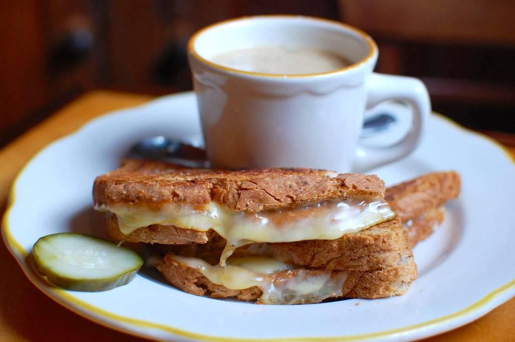 Garnetts Cafe | restaurant | 2001 Park Ave, Richmond, VA 23220, USA | 8043677909 OR +1 804-367-7909