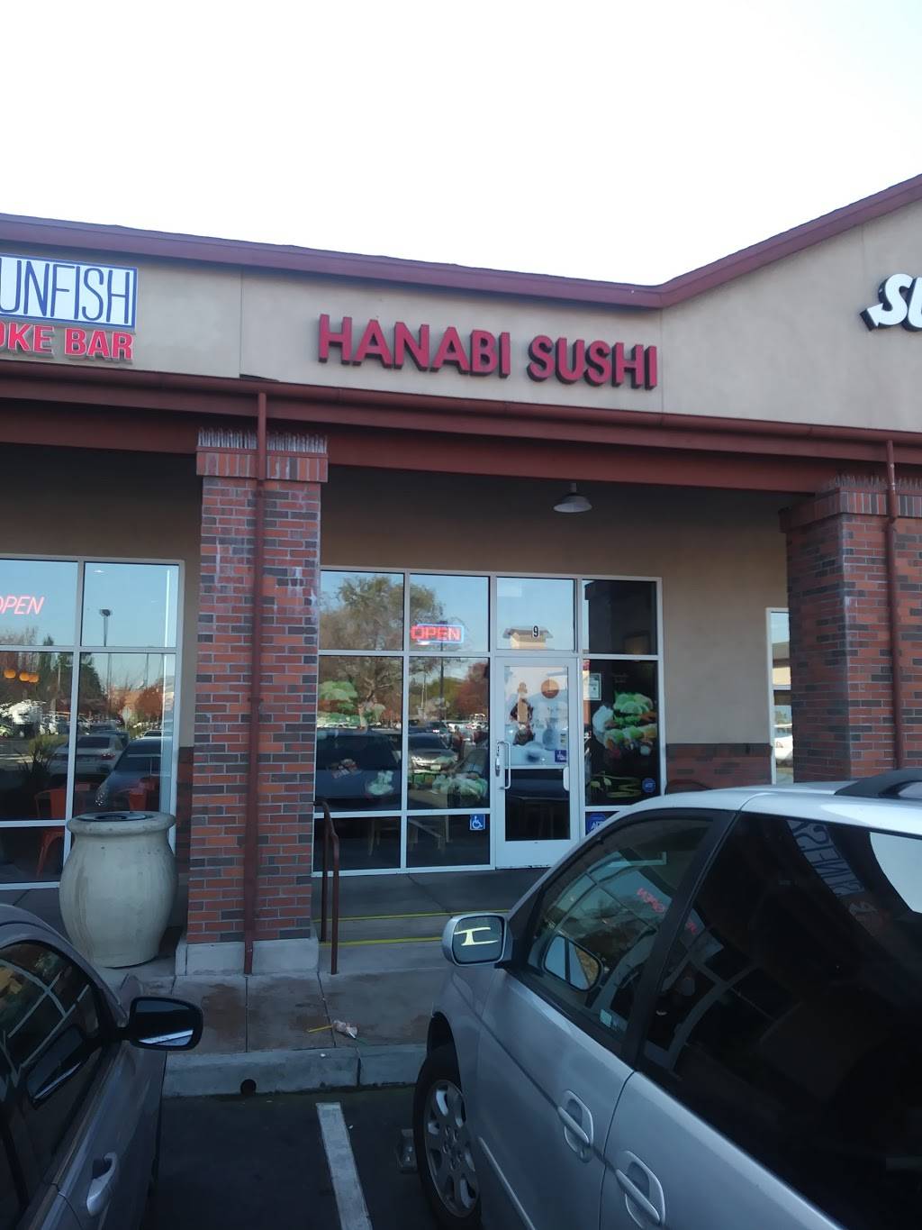 Hanabi Sushi | restaurant | 3375 Port Chicago Hwy, Concord, CA 94520, USA | 9259699162 OR +1 925-969-9162