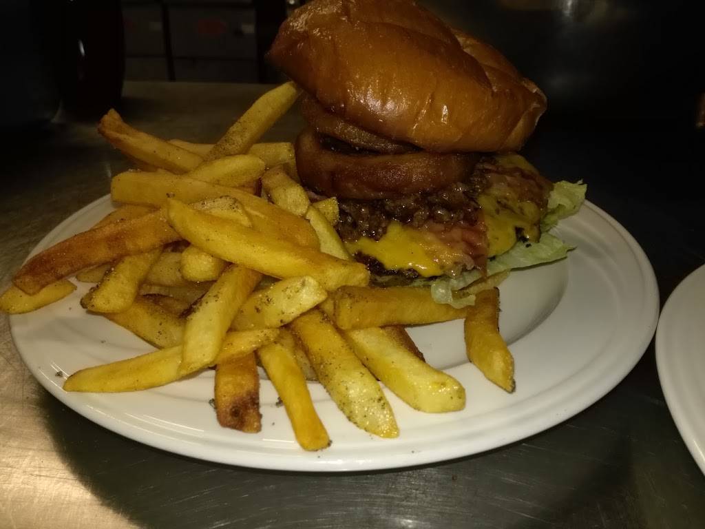 Benjamins Pub | restaurant | 123 Franklin St, Bangor, ME 04401, USA | 2073077545 OR +1 207-307-7545