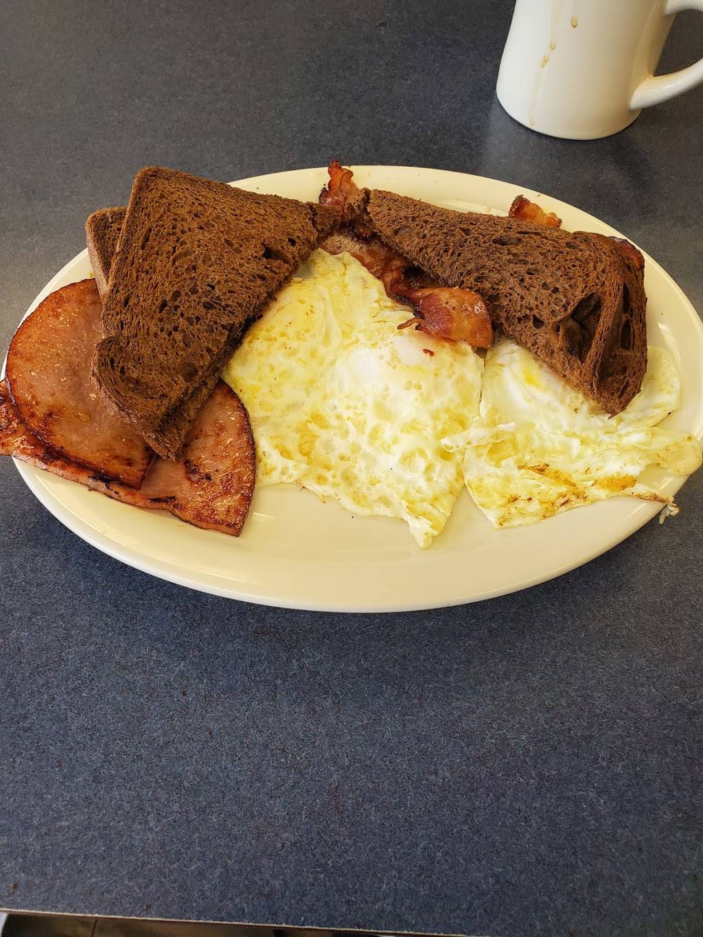 Central Street Café | restaurant | 31 Central St, East Bridgewater, MA 02333, USA | 5083784702 OR +1 508-378-4702