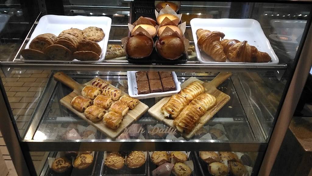 McDonalds | cafe | 7431 Kingston Rd, Scarborough, ON M1B 5S3, Canada | 4162831033 OR +1 416-283-1033