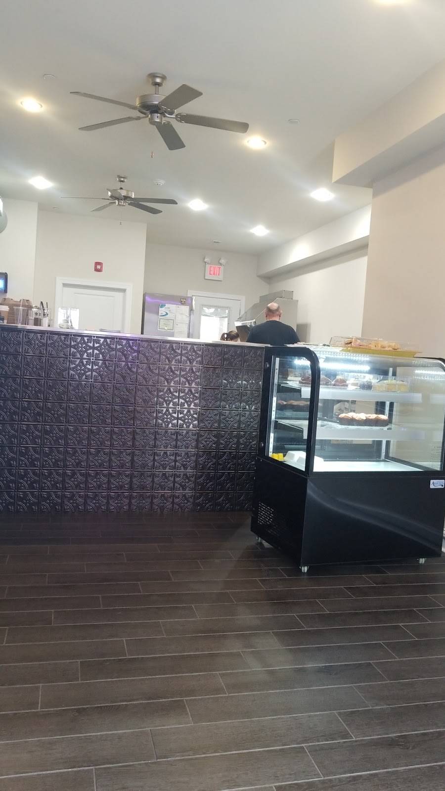 HAPP’S | restaurant | 1862 Frankford Ave, Philadelphia, PA 19125, USA | 2157396542 OR +1 215-739-6542