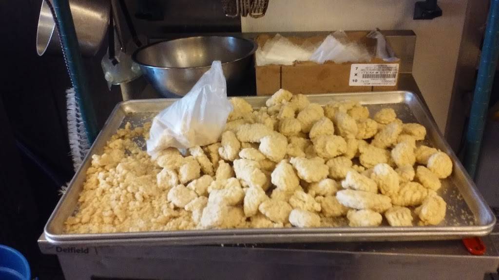 Pizza Hut | restaurant | 6557 Broadway Ave, Cleveland, OH 44105, USA | 2168838583 OR +1 216-883-8583