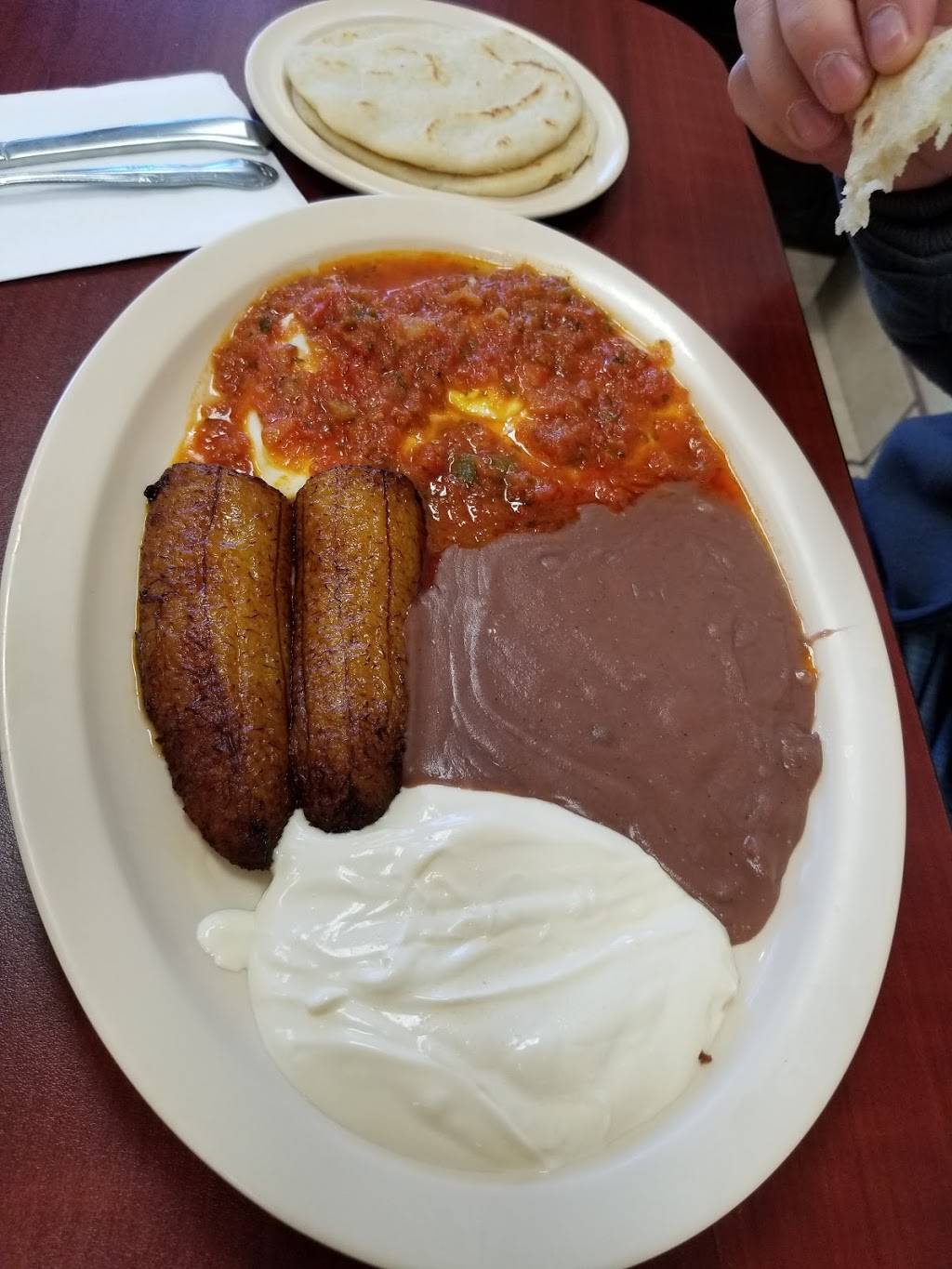 Loroccos Restaurant | restaurant | 1645 E Palmdale Blvd, Palmdale, CA 93550, USA | 6619475000 OR +1 661-947-5000