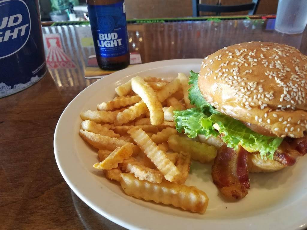 sidelines grill | restaurant | 220 Ren Mar Dr, Pleasant View, TN 37146, USA | 6157464252 OR +1 615-746-4252