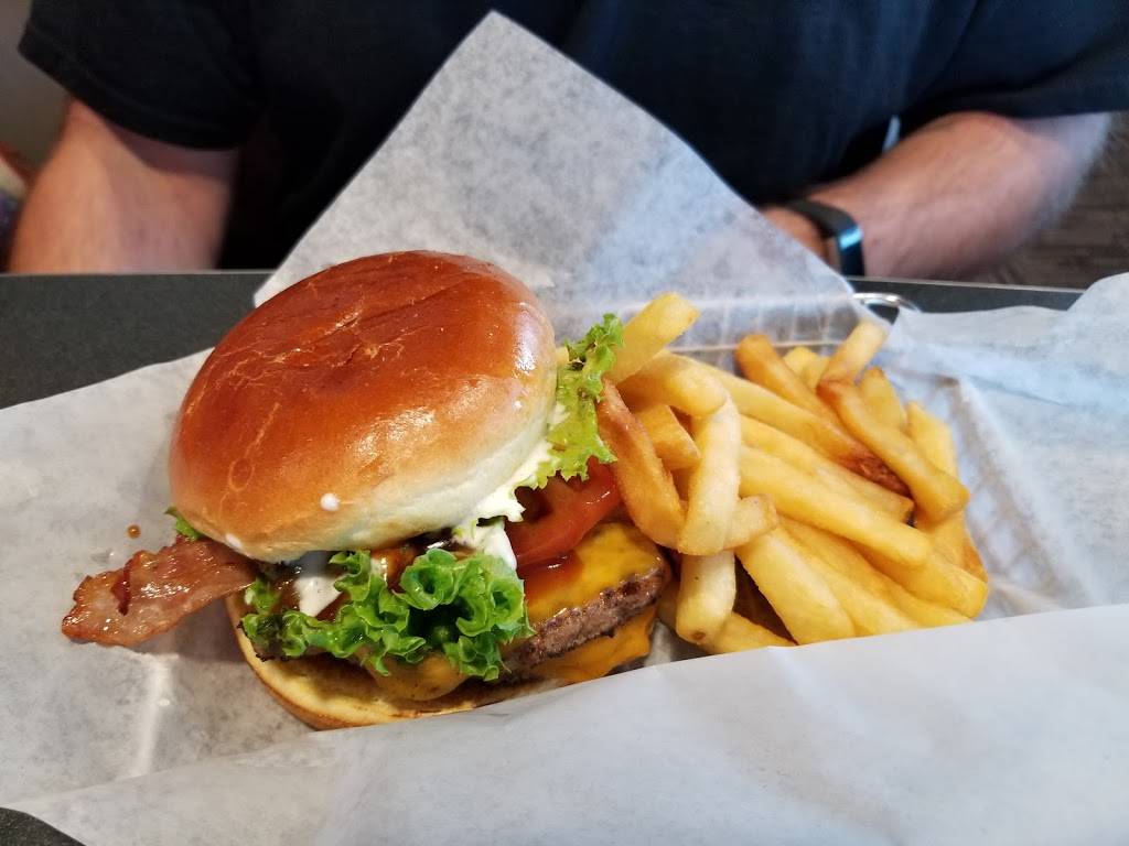 Friendlys | restaurant | 710 Milford Rd, Merrimack, NH 03054, USA | 6035940239 OR +1 603-594-0239