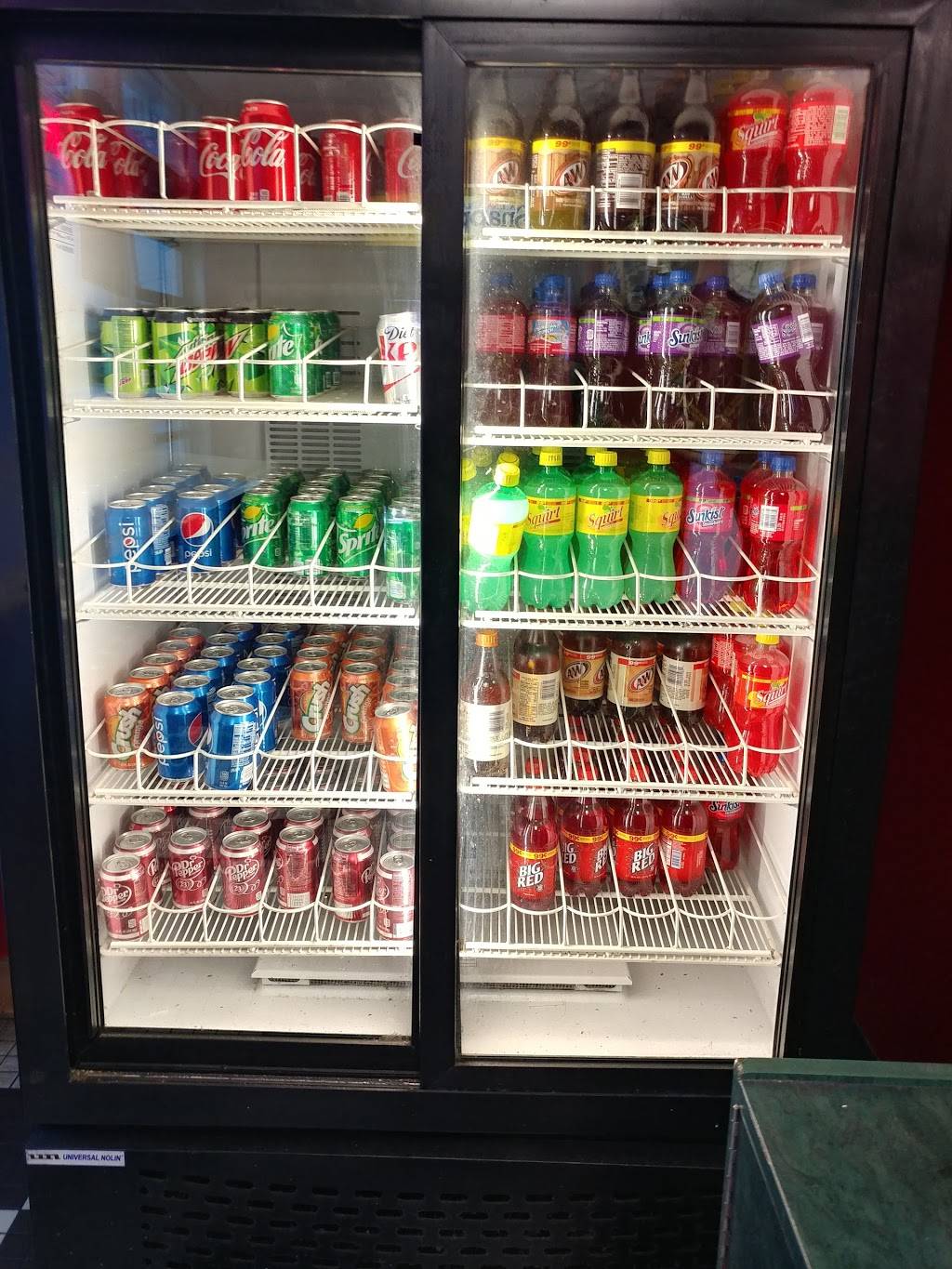 Famous Buffalo Wings & Things | restaurant | 8208 E Colfax Ave, Denver, CO 80220, USA | 3033550098 OR +1 303-355-0098