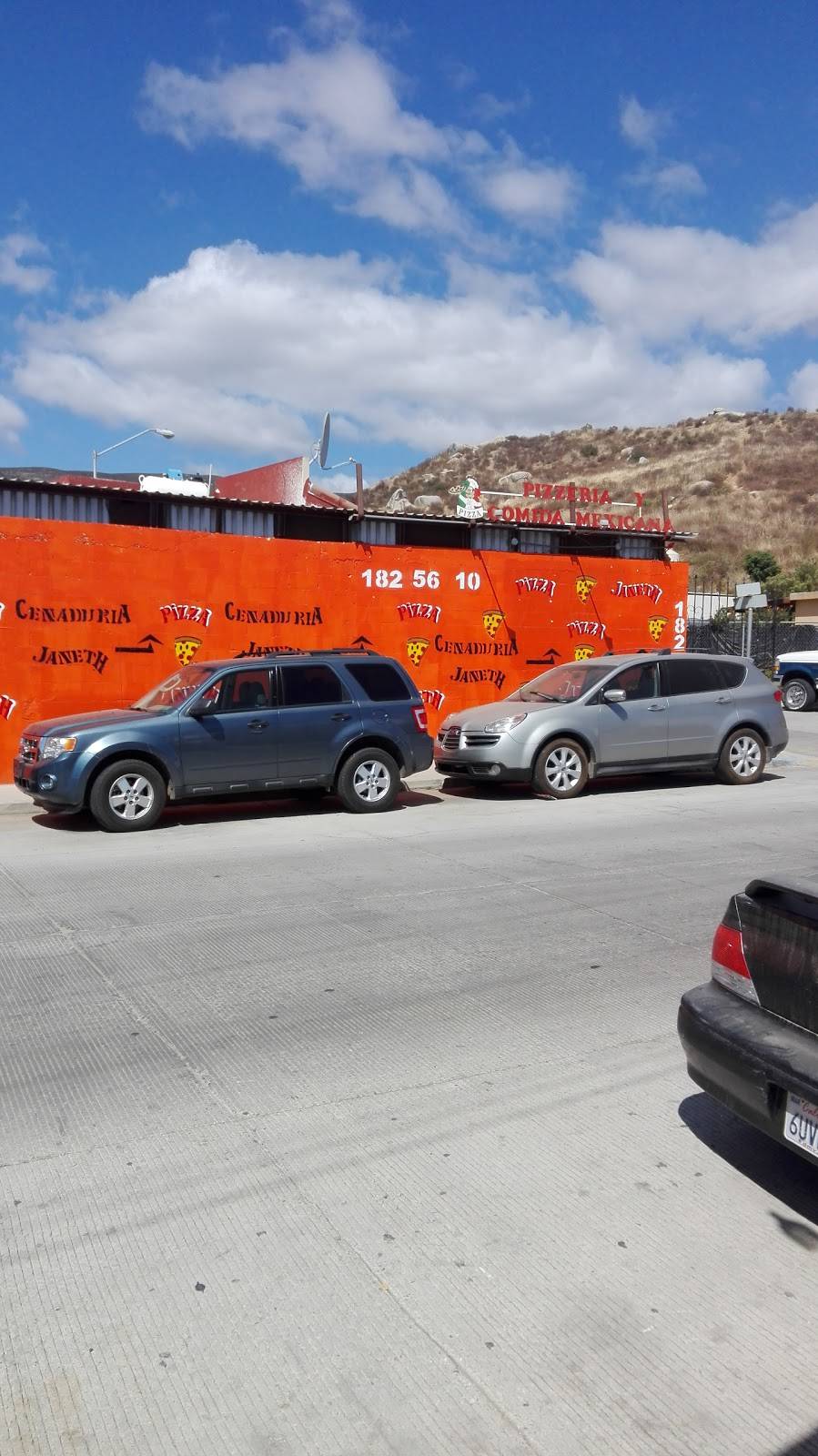 PIZZERIA JANETH | restaurant | Calle del Sauce 121, Fraccionamiento Los Encinos, Ensenada, B.C., Mexico | 016461825610 OR +52 646 182 5610