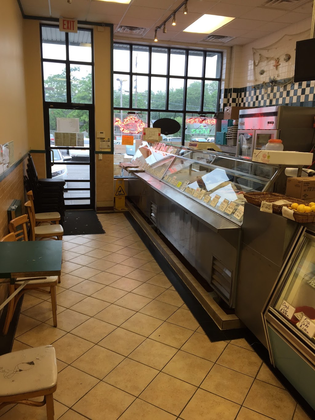 Chi Fish Market | restaurant | 1750 5th Ave #4, Bay Shore, NY 11706, USA | 6312737888 OR +1 631-273-7888